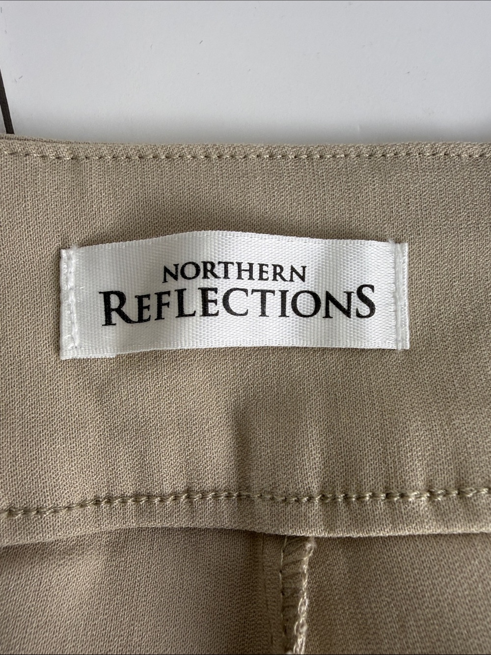 Northern Reflections Women's XL Pull-On Bermuda Shorts Beige Compression Waist - Picture 8 of 10